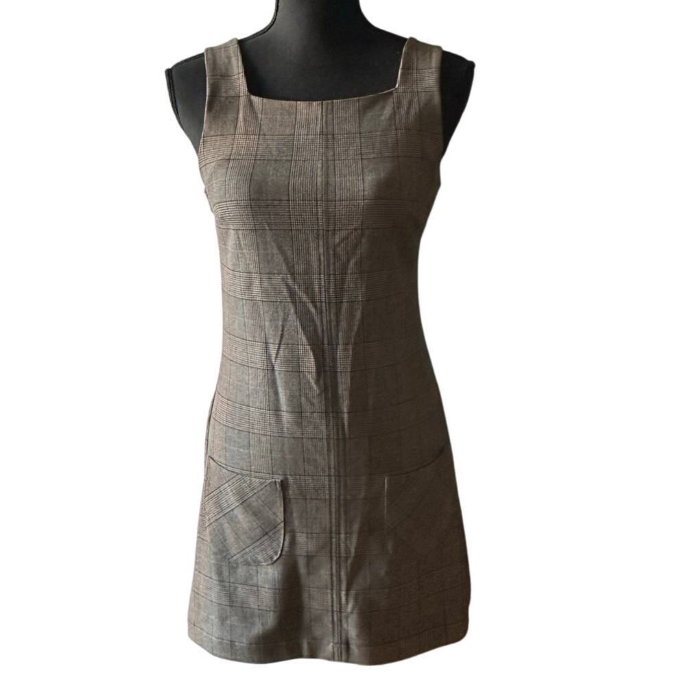 H&M Sleeveless Fitted Dress – Square Neckline, Patch Pockets, Viscose Blend